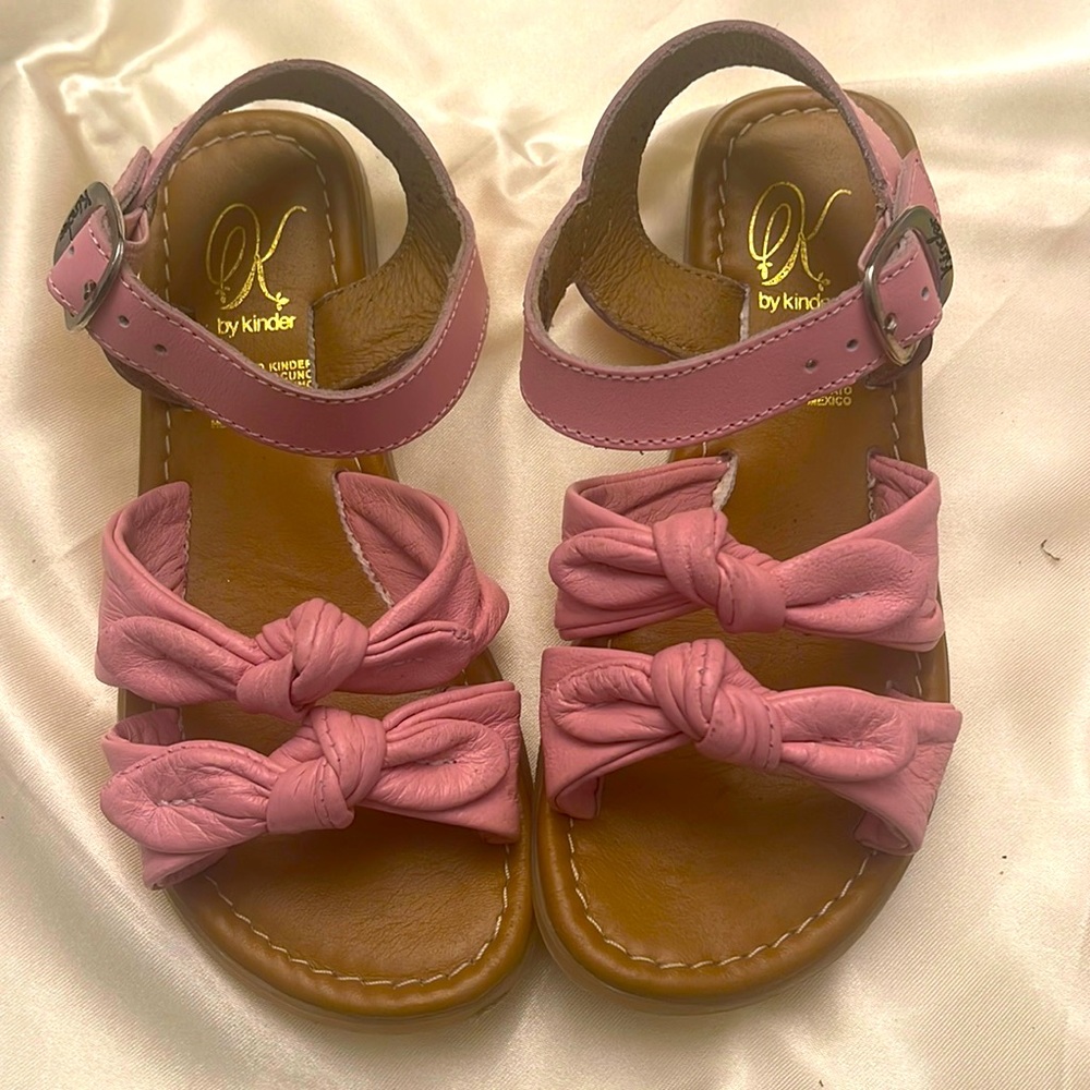 Kinder, girl’s size 11.5 US, 28.50 Eur